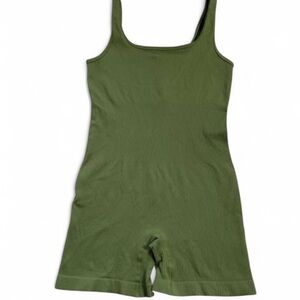 OQQ Green short ribbed jumpsuit romper M